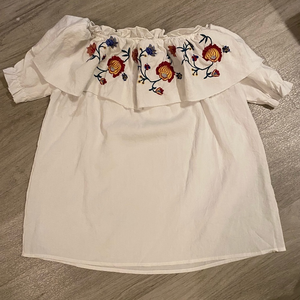 Off Shoulder Crop Top in White